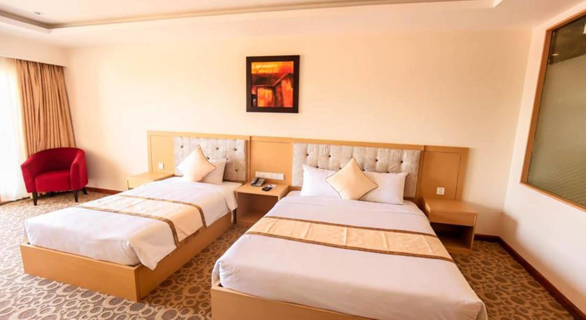 Bavico Plaza Hotel Dalat Luaran gambar